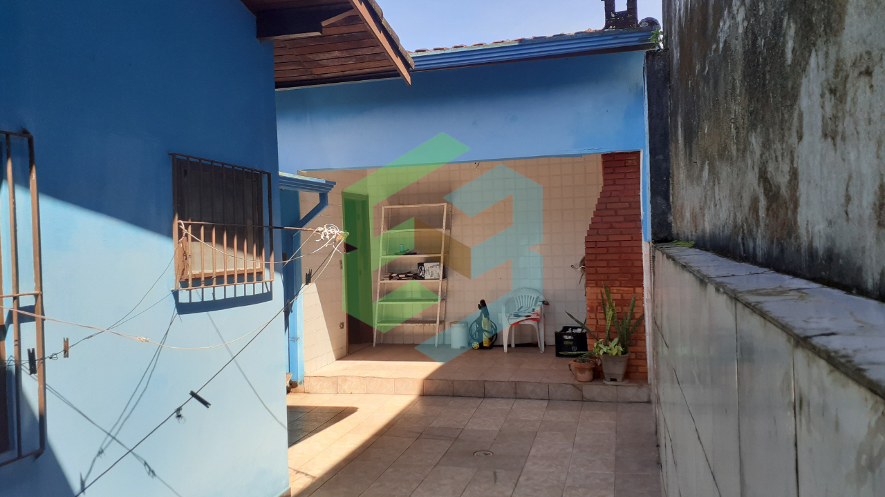 Casa 3 dorm (1 suíte) edícula e piscina