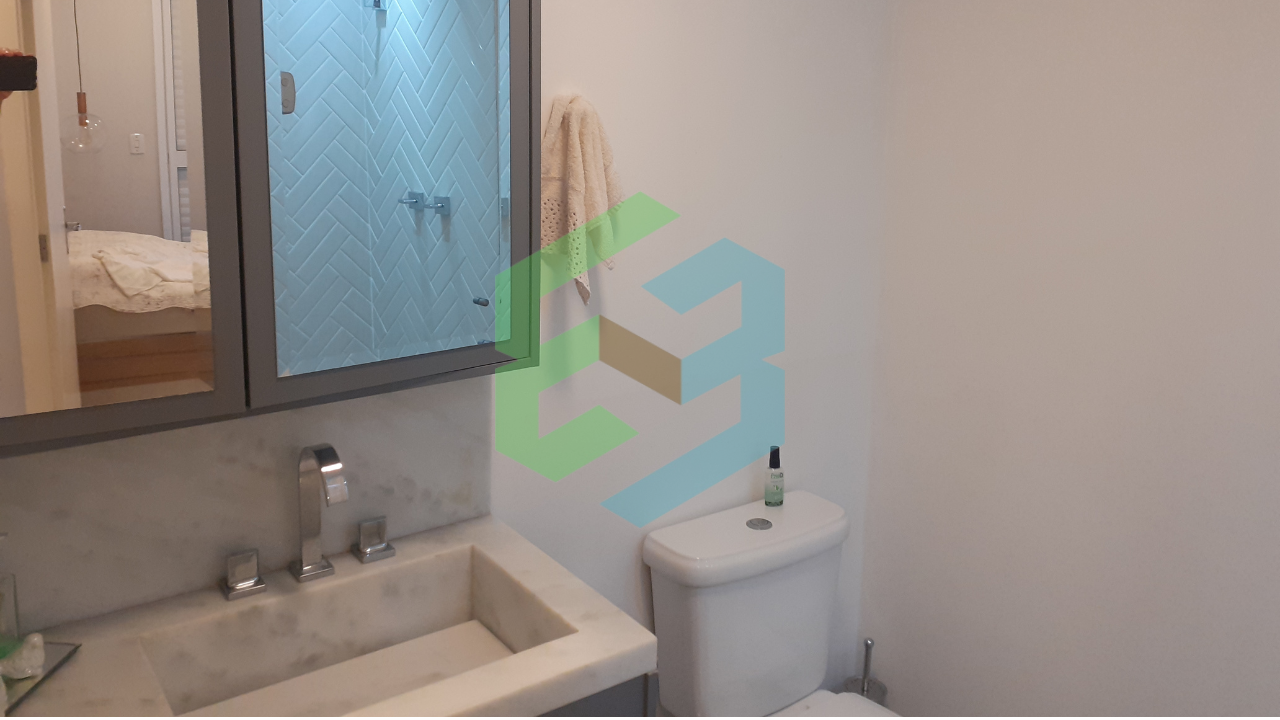Apartamento 2 dorm (1 suíte), 2 vagas e depósito – Centro