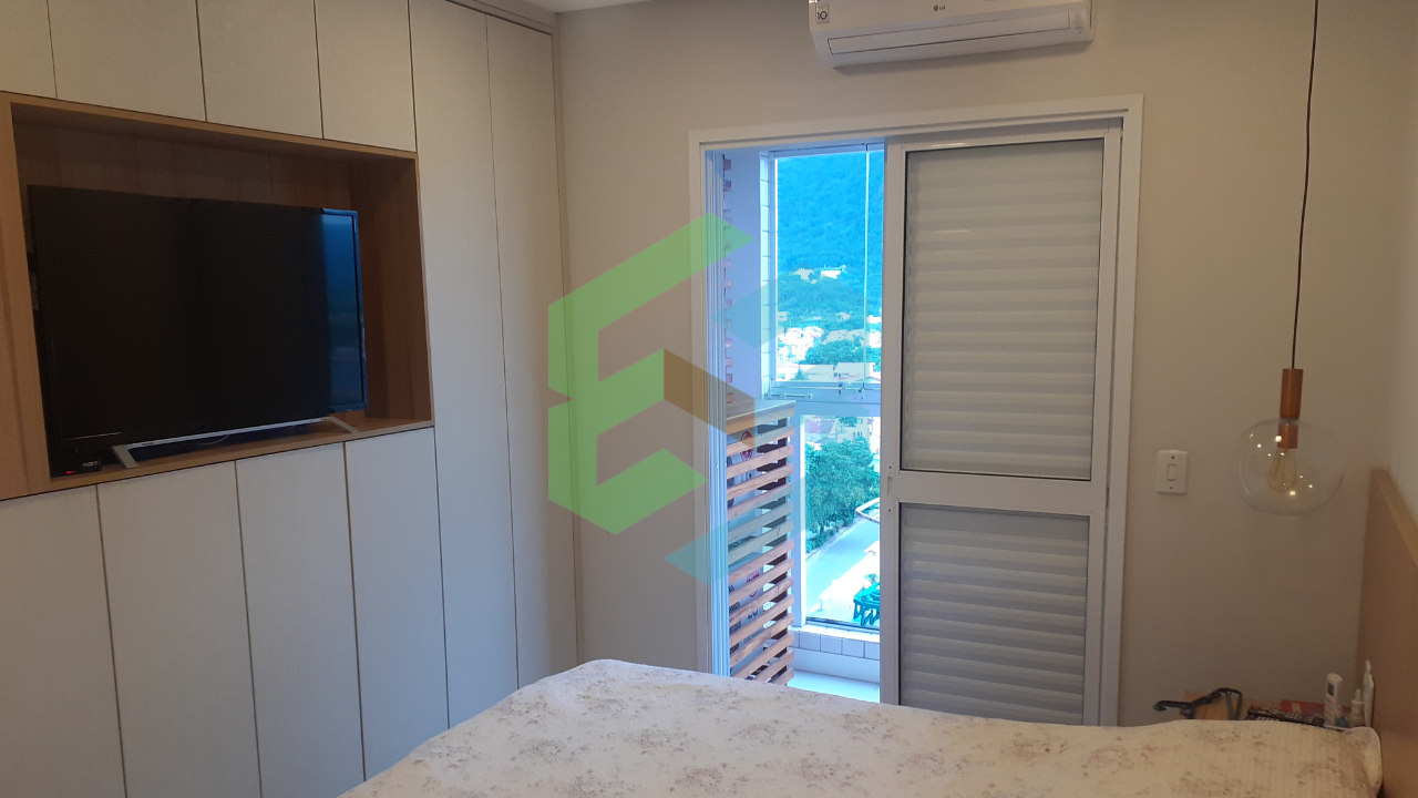 Apartamento 2 dorm (1 suíte), 2 vagas e depósito – Centro