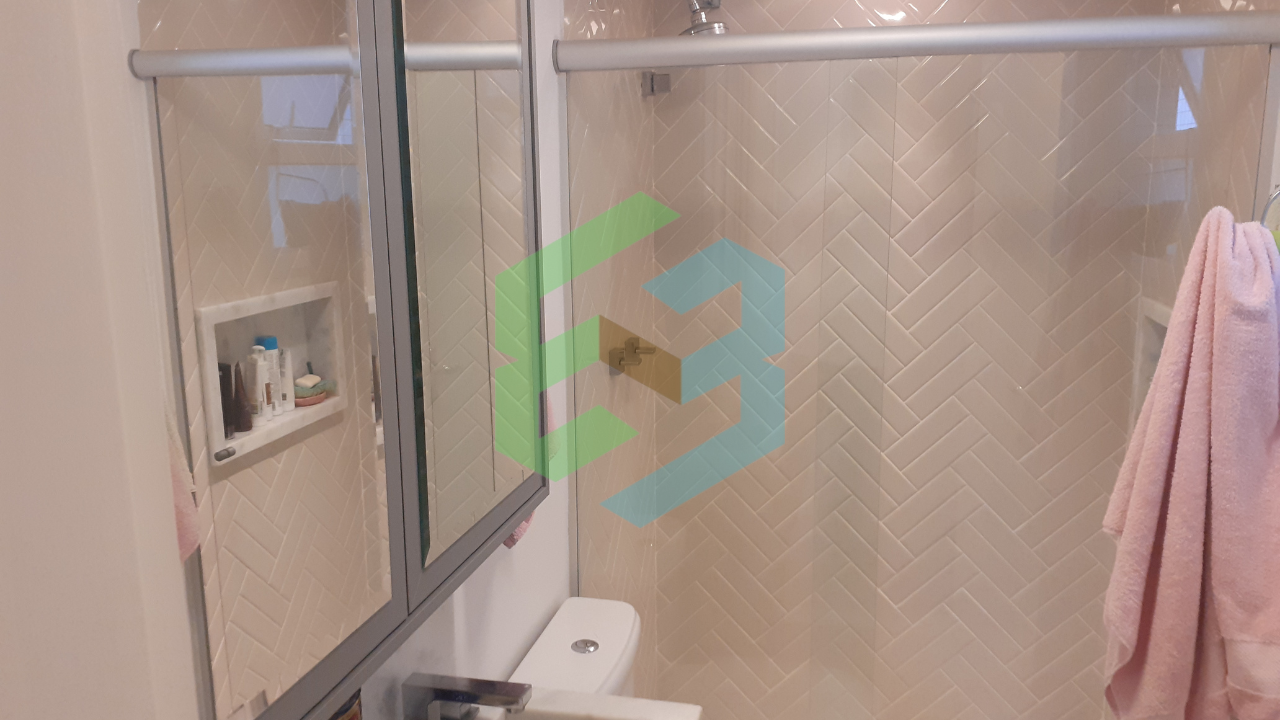 Apartamento 2 dorm (1 suíte), 2 vagas e depósito – Centro