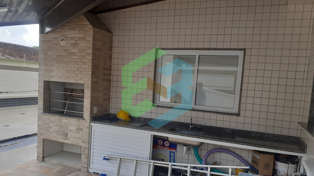 Apartamento 2 dorm (1 suíte), 2 vagas e depósito – Centro