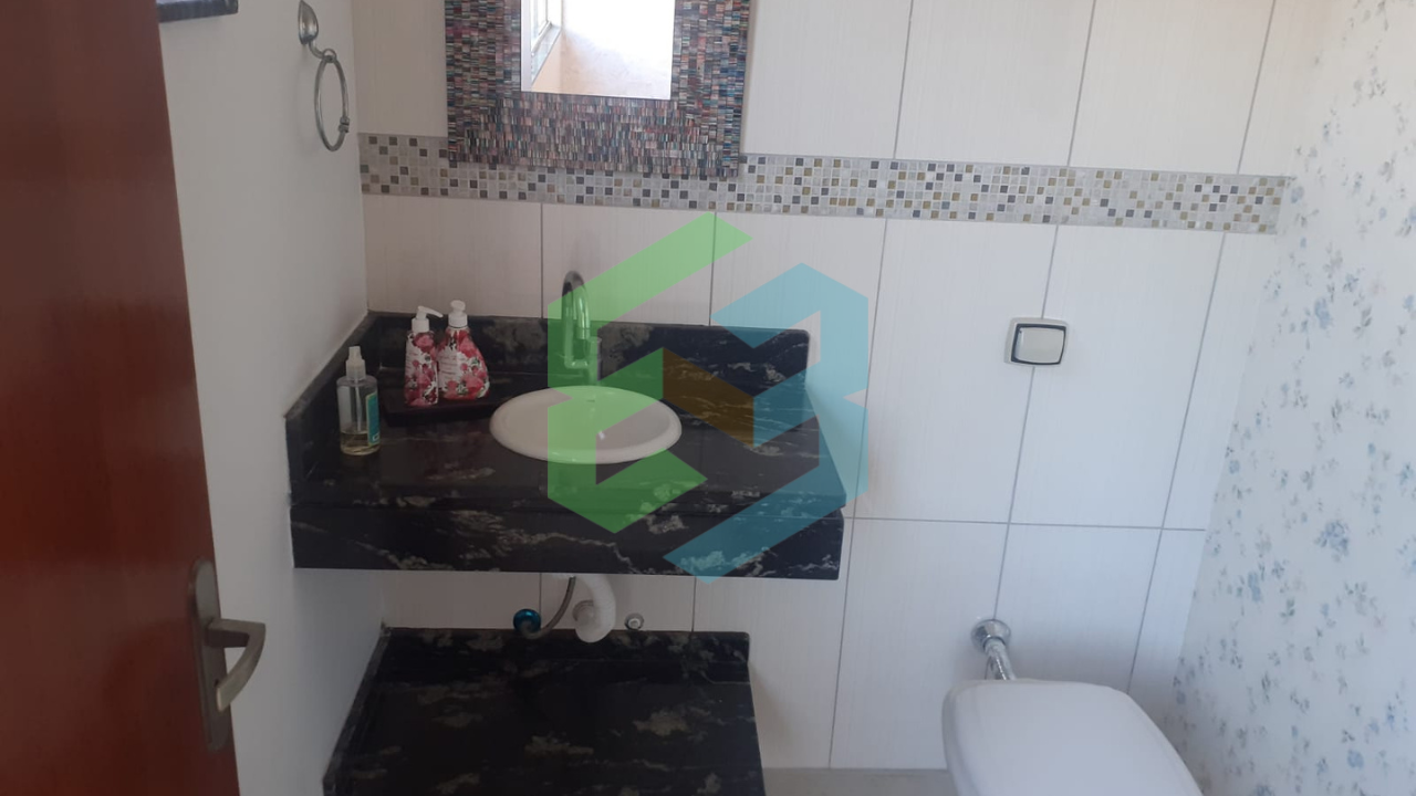 Sobrado com 6 dorm (2 suítes), área gourmet e piscina