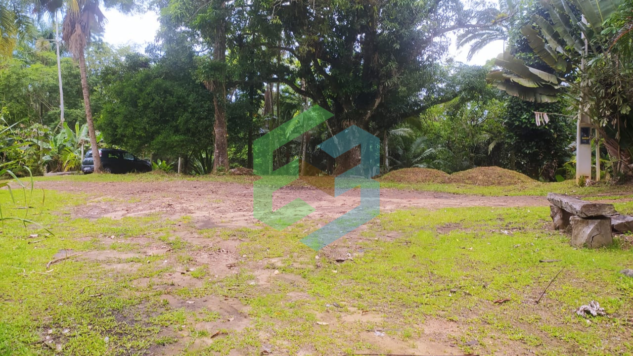 Chácara em condomínio fechado – 100m²- em Ana Dias