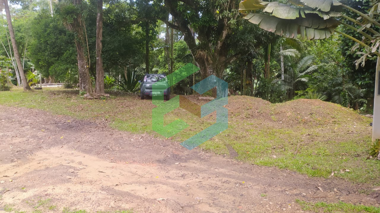 Chácara em condomínio fechado – 100m²- em Ana Dias