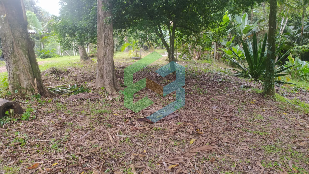 Chácara em condomínio fechado – 100m²- em Ana Dias