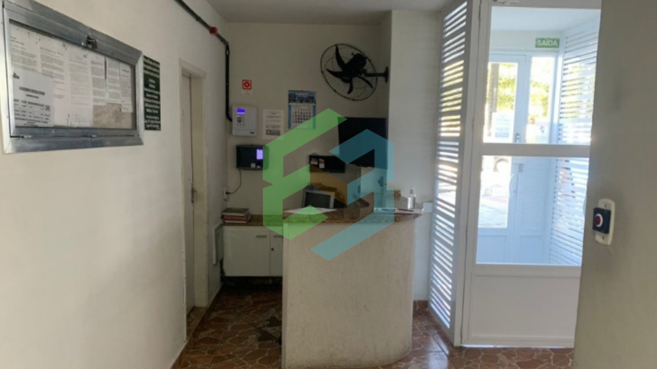 Apto de 1 dorm (tipo suíte) semi mobilidado com garagem no Centro