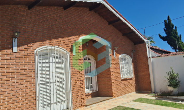 Casa 3 dorm (3 súítes), 7 vagas, entrada por 2 ruas diferentes