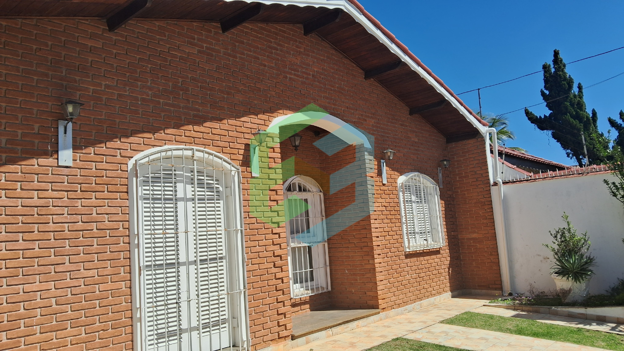 Casa 3 dorm (3 súítes), 7 vagas, entrada por 2 ruas diferentes