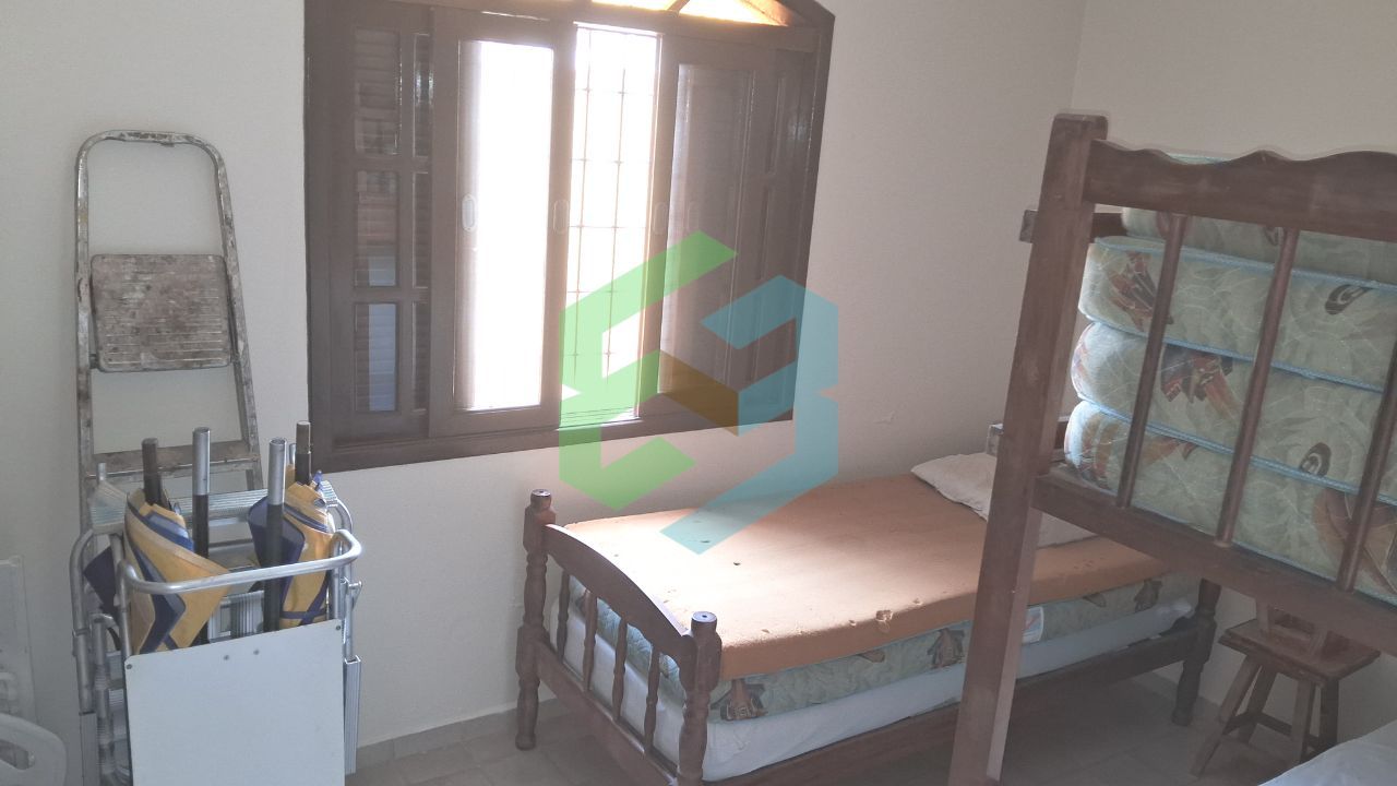 Casa geminada 2 dormitórios (1 suíte) 4 vagas de garagem
