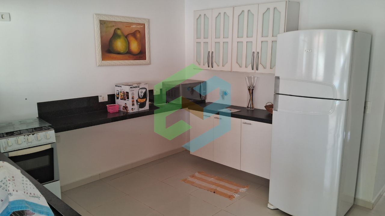 Refúgio perfeito a 150 metros da praia com 3 dorm (1suite) e piscina