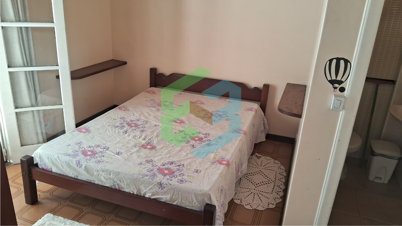 Casa 3 dorm (3 súítes), 7 vagas, entrada por 2 ruas diferentes