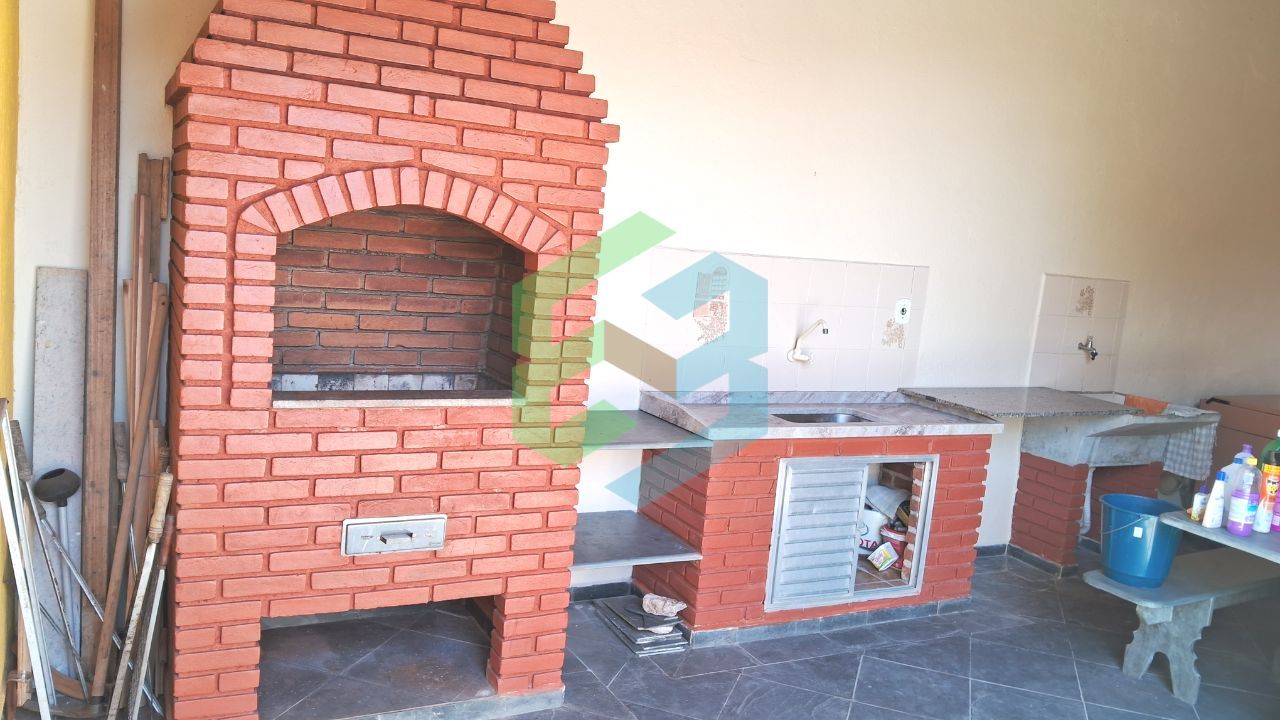 Casa geminada 2 dormitórios (1 suíte) 4 vagas de garagem