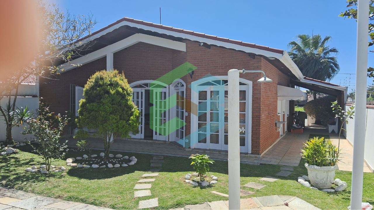 Casa 3 dorm (3 súítes), 7 vagas, entrada por 2 ruas diferentes