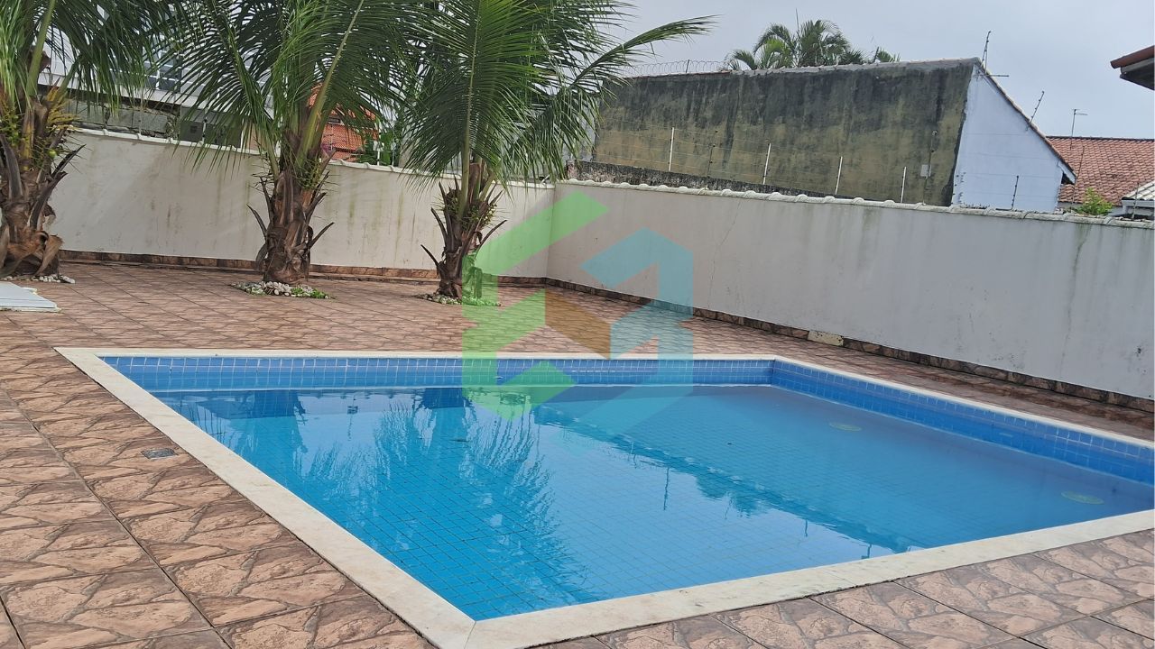 Refúgio perfeito a 150 metros da praia com 3 dorm (1suite) e piscina