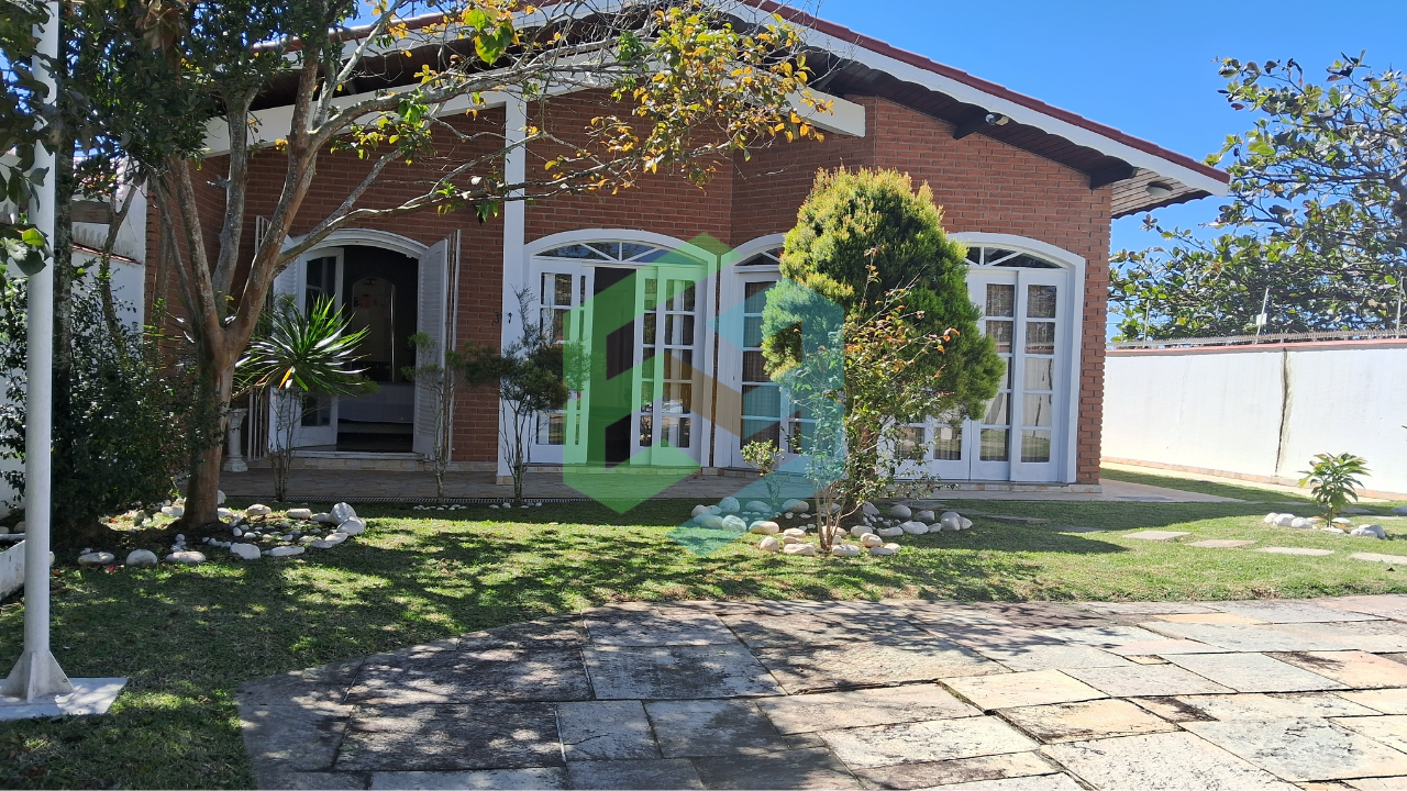Casa 3 dorm (3 súítes), 7 vagas, entrada por 2 ruas diferentes