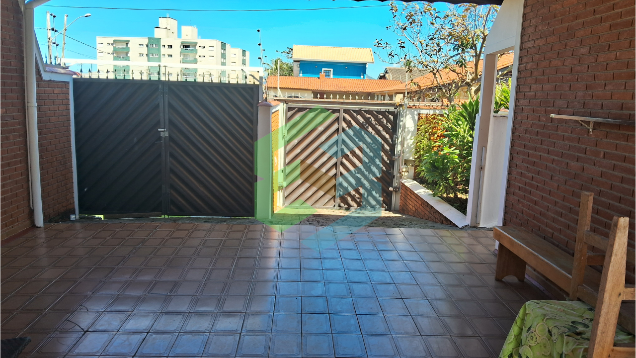 Casa 3 dorm (3 súítes), 7 vagas, entrada por 2 ruas diferentes