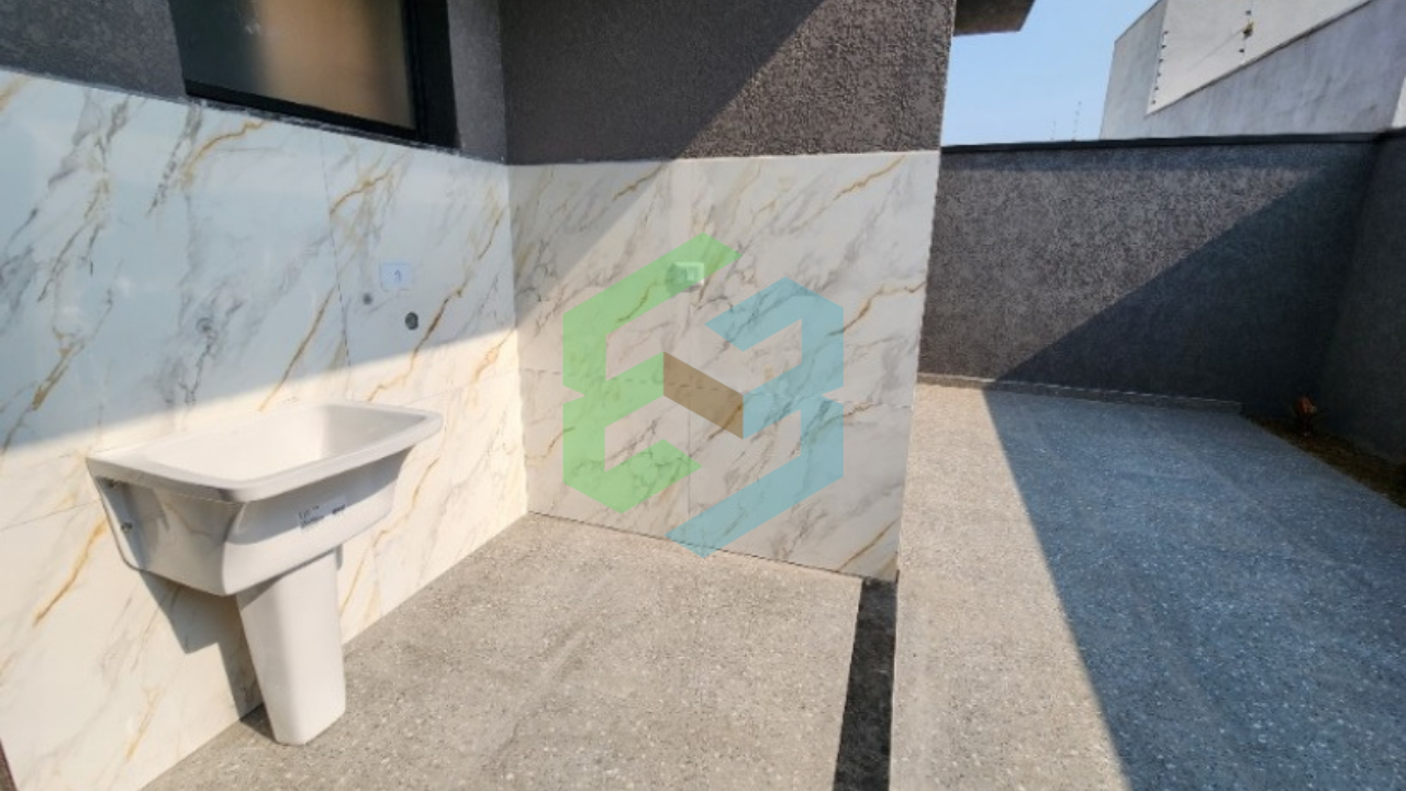 Flora Rica II – Casa 2 dormitórios (1suíte), piscina e 2 vagas
