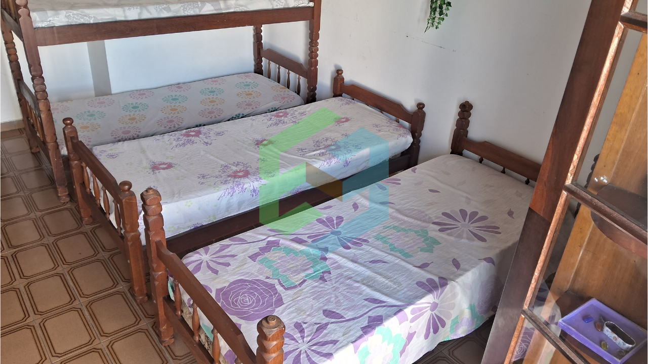 Casa 3 dorm (3 súítes), 7 vagas, entrada por 2 ruas diferentes