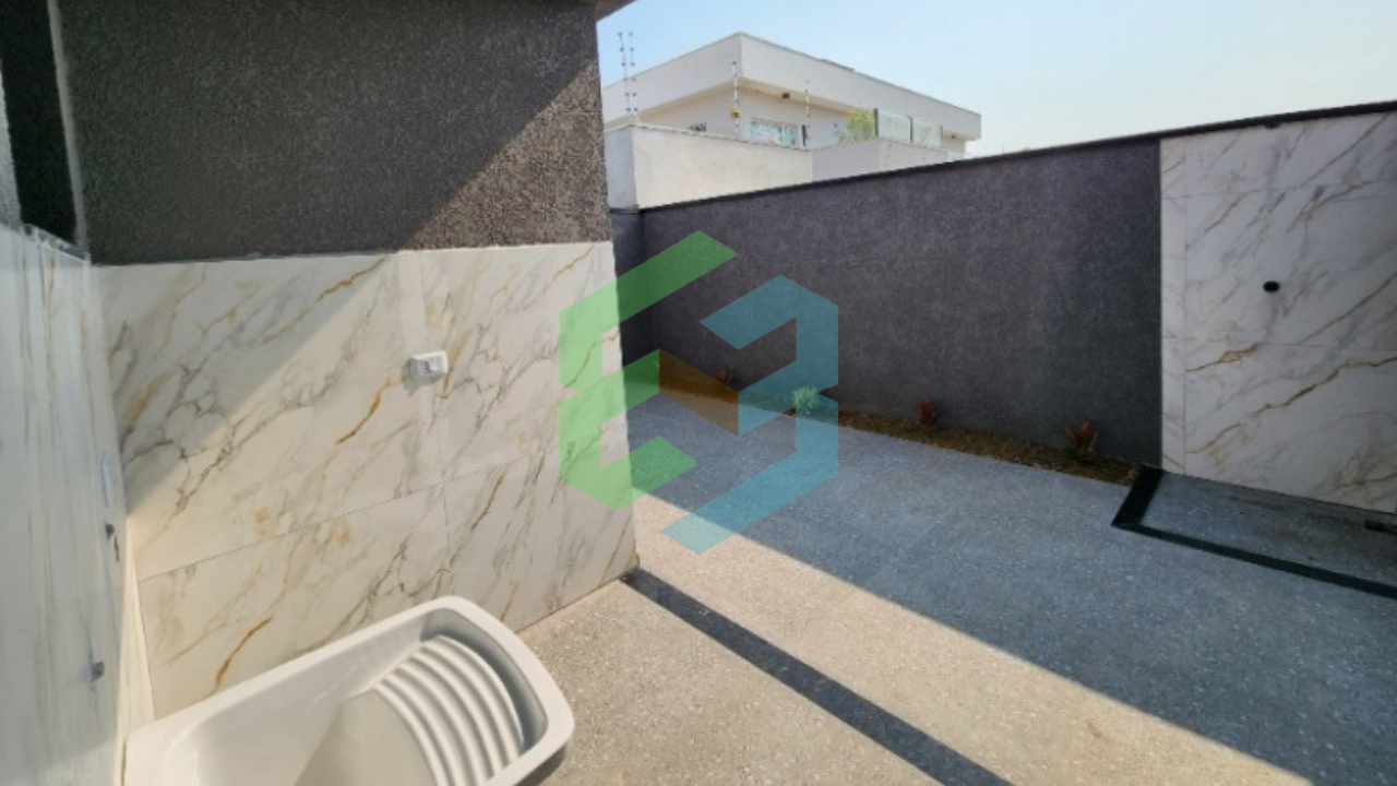 Flora Rica II – Casa 2 dormitórios (1suíte), piscina e 2 vagas