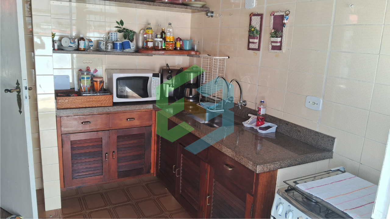 Casa 3 dorm (3 súítes), 7 vagas, entrada por 2 ruas diferentes