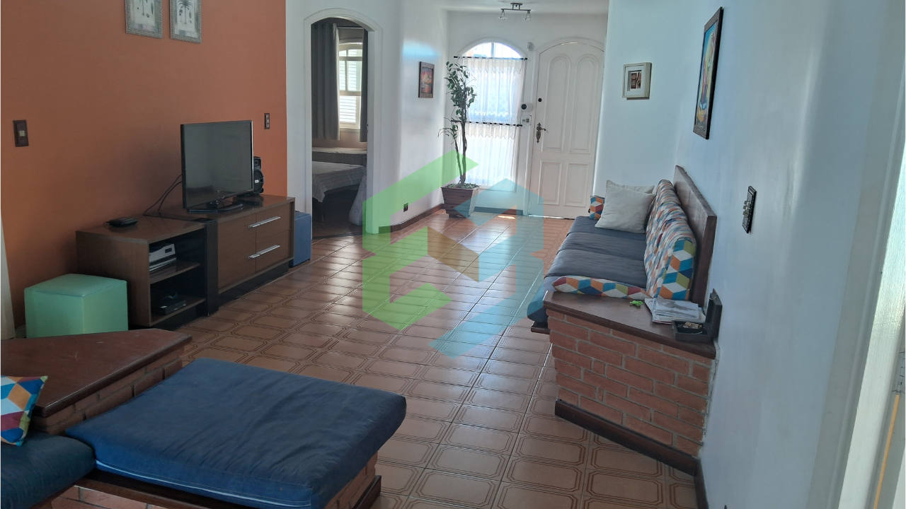 Casa 3 dorm (3 súítes), 7 vagas, entrada por 2 ruas diferentes