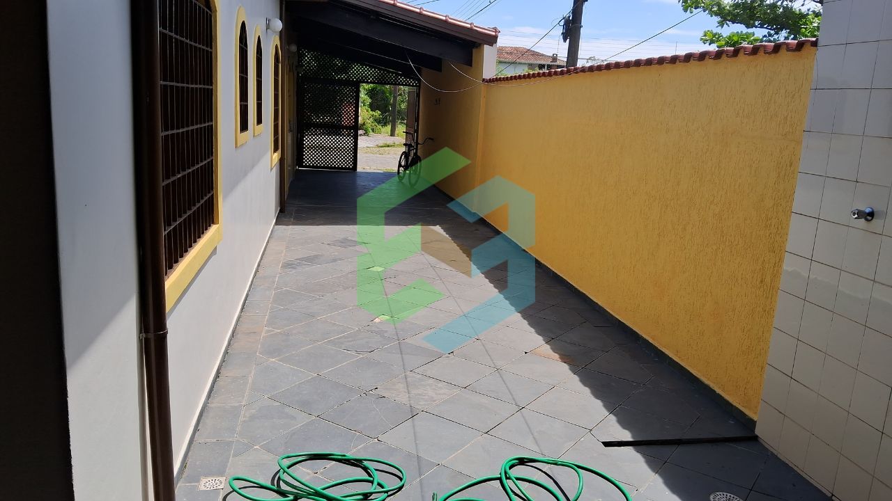 Casa geminada 2 dormitórios (1 suíte) 4 vagas de garagem