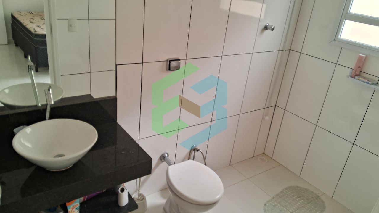 Refúgio perfeito a 150 metros da praia com 3 dorm (1suite) e piscina