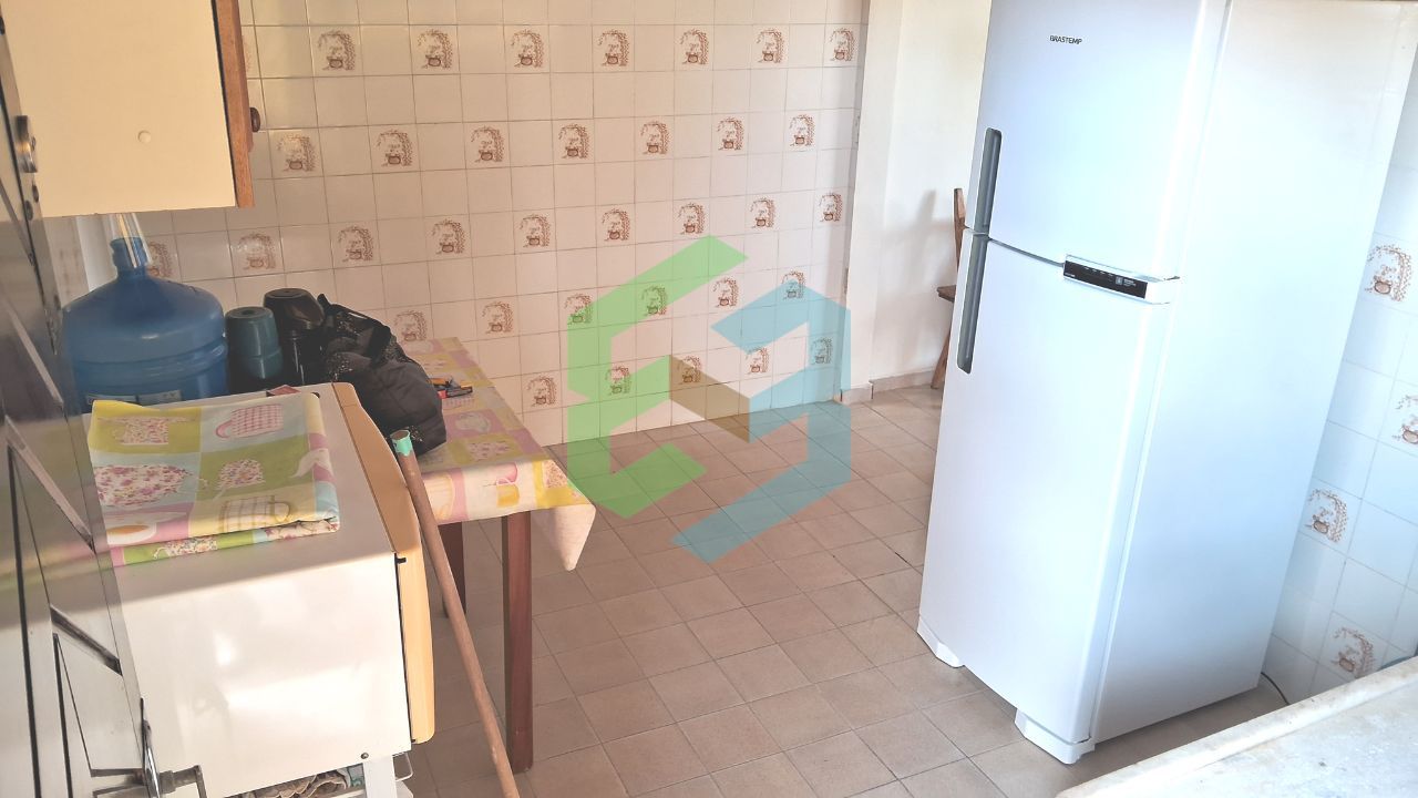 Casa geminada 2 dormitórios (1 suíte) 4 vagas de garagem
