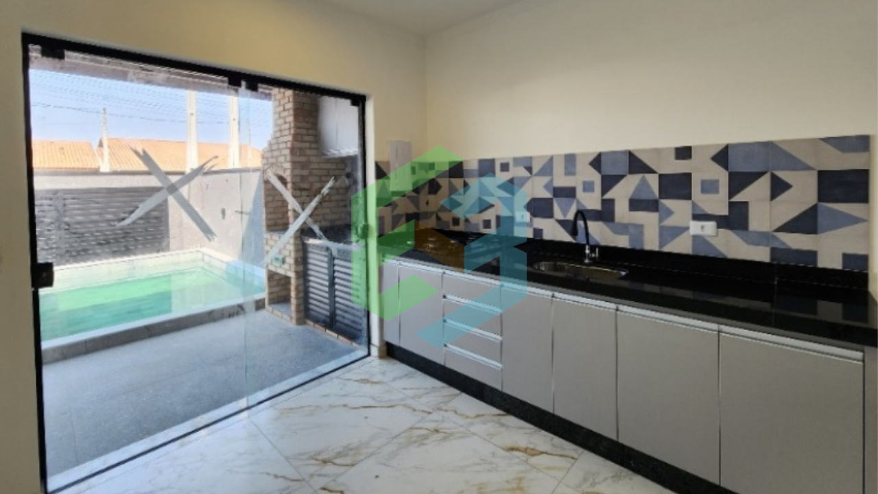 Flora Rica II – Casa 2 dormitórios (1suíte), piscina e 2 vagas