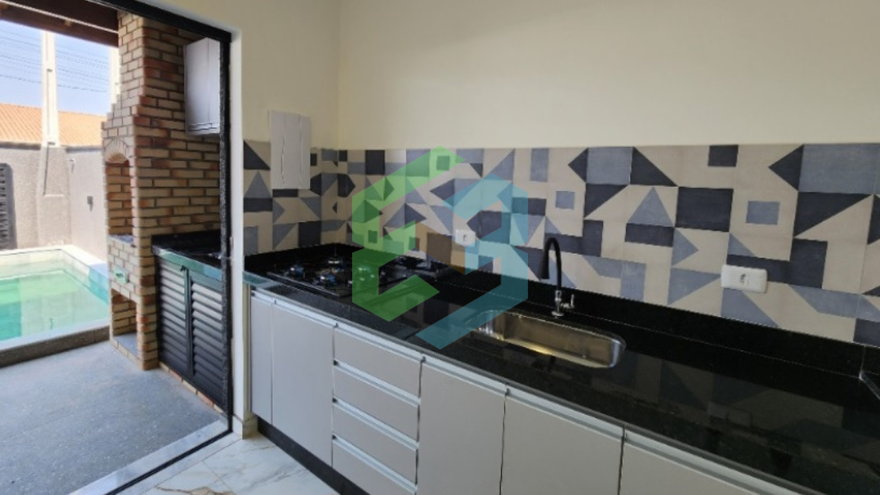 Flora Rica II – Casa 2 dormitórios (1suíte), piscina e 2 vagas