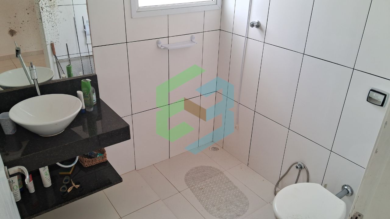 Refúgio perfeito a 150 metros da praia com 3 dorm (1suite) e piscina