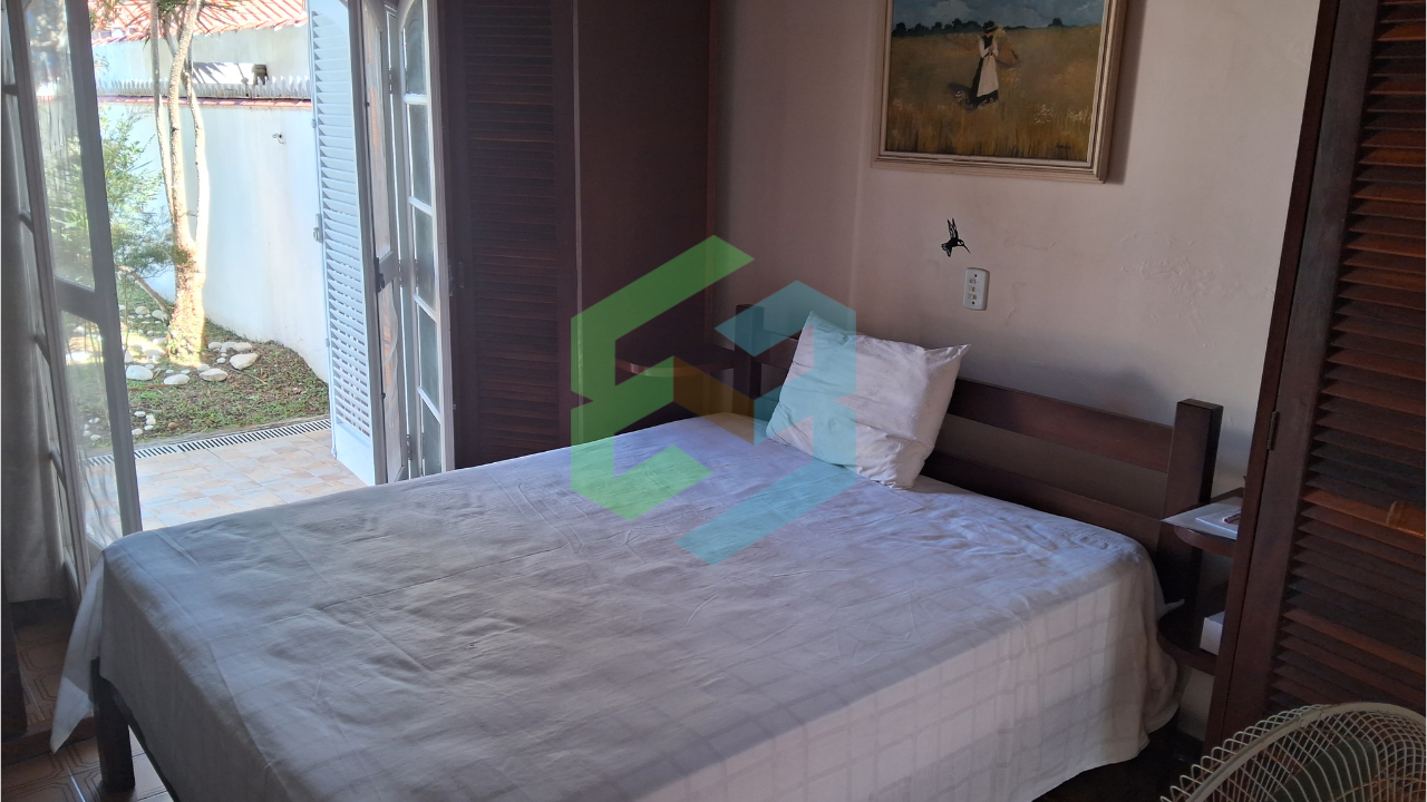 Casa 3 dorm (3 súítes), 7 vagas, entrada por 2 ruas diferentes