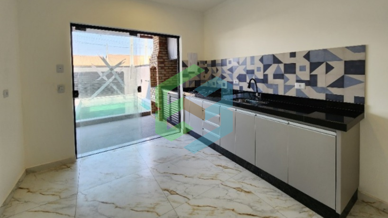 Flora Rica II – Casa 2 dormitórios (1suíte), piscina e 2 vagas