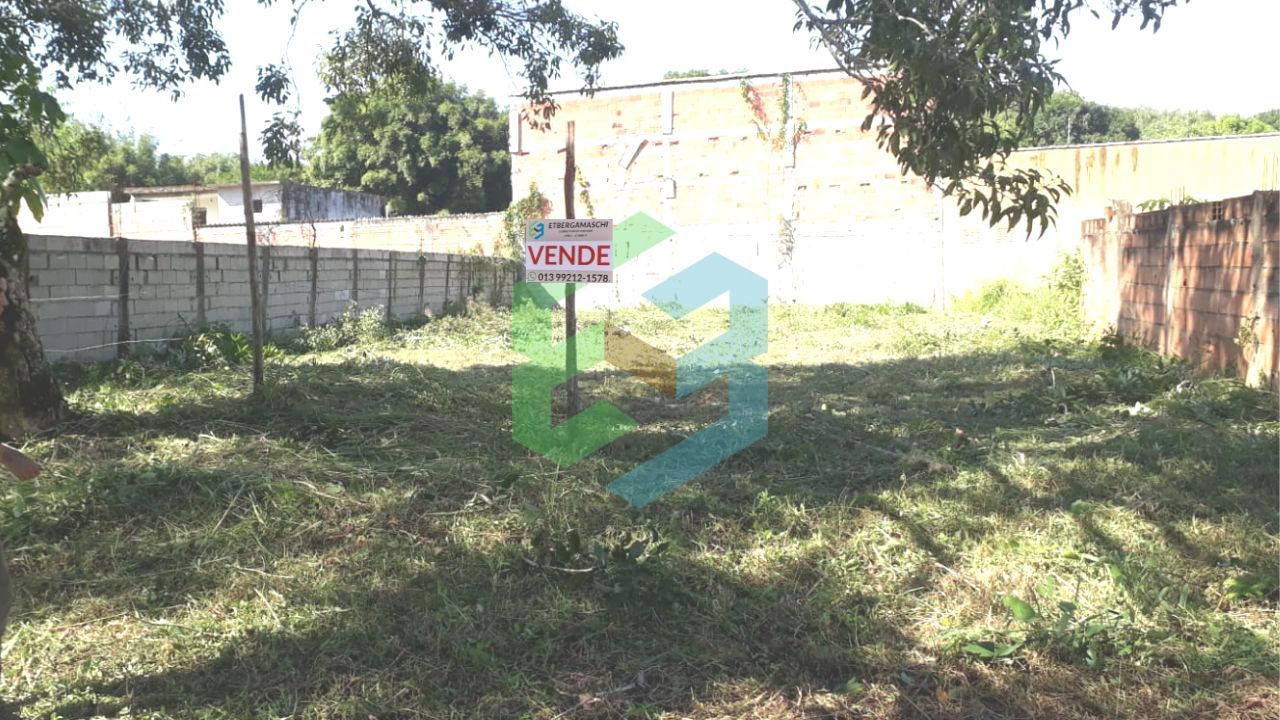 Terreno Plano de 390 m², tendo 13 m de frente, murado