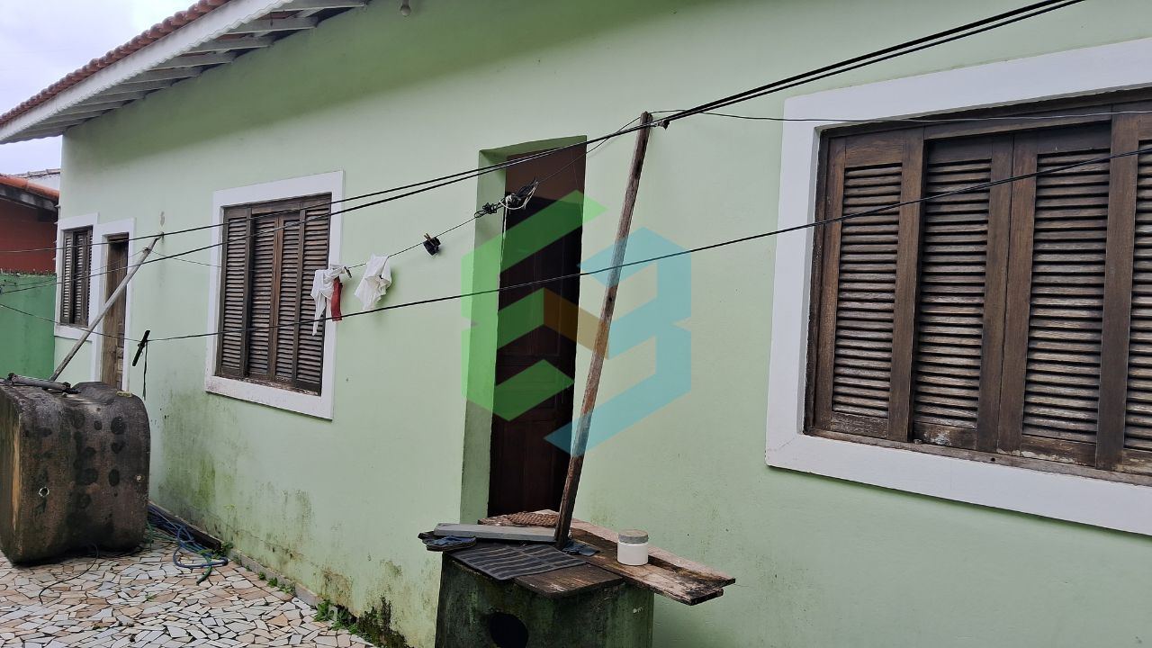 Casa térrea, 3 dorm (1Suíte), sala em “L”, 2 vagas e edícula completa