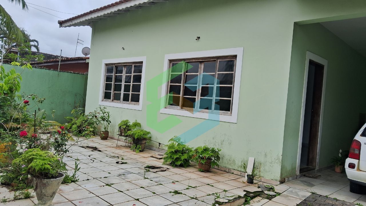 Casa térrea, 3 dorm (1Suíte), sala em “L”, 2 vagas e edícula completa