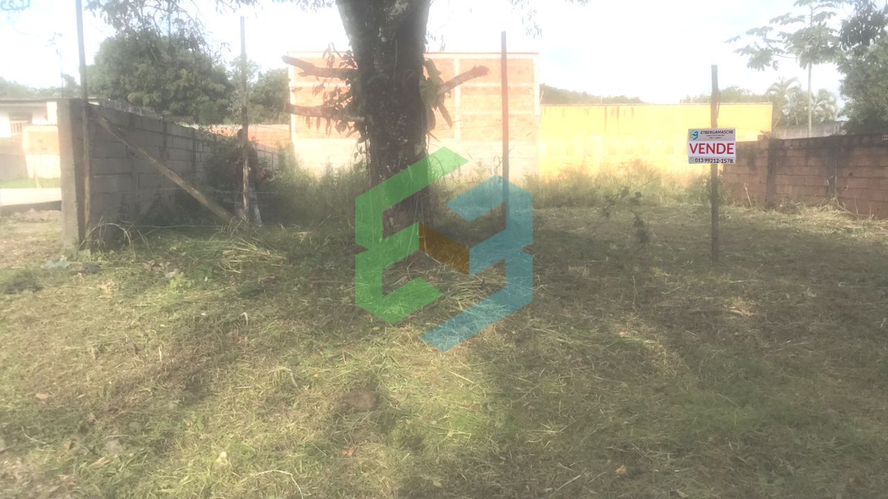 Terreno Plano de 390 m², tendo 13 m de frente, murado