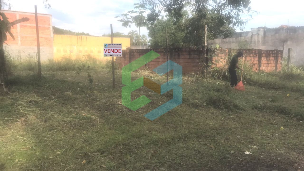 Terreno Plano de 390 m², tendo 13 m de frente, murado