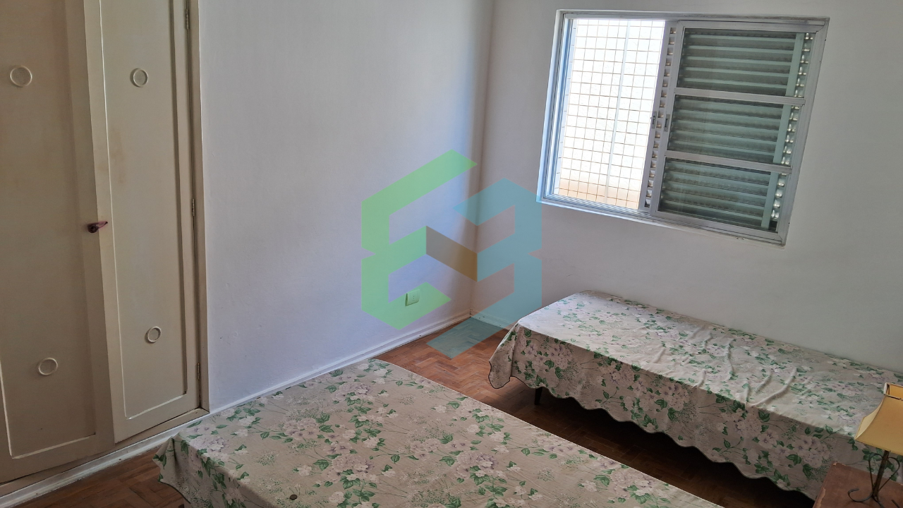 Apartamento 2 dormitórios, 1 vaga, no Centro, próximo a praia