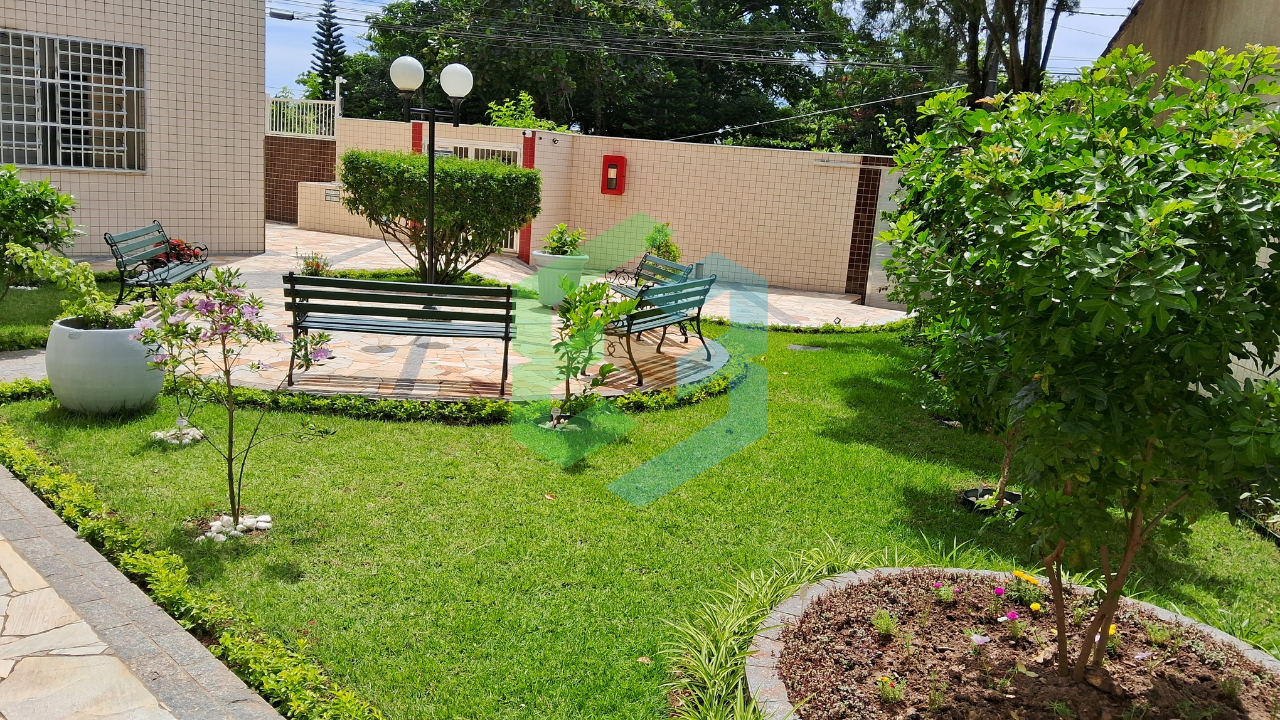 Apartamento 2 dormitórios, 1 vaga, no Centro, próximo a praia
