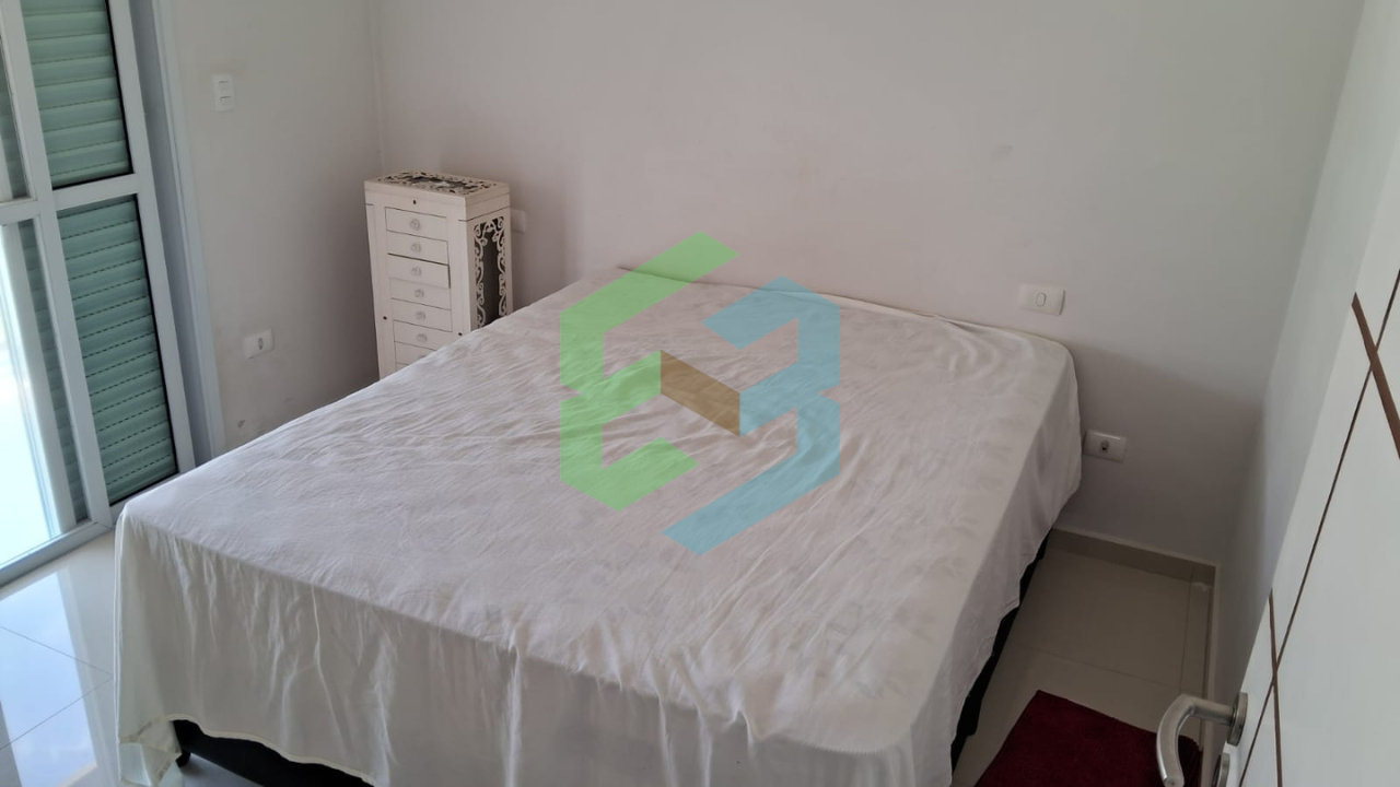 Sobrado 4 dorm (2 suítes) em condomínio fechado próximo a praia