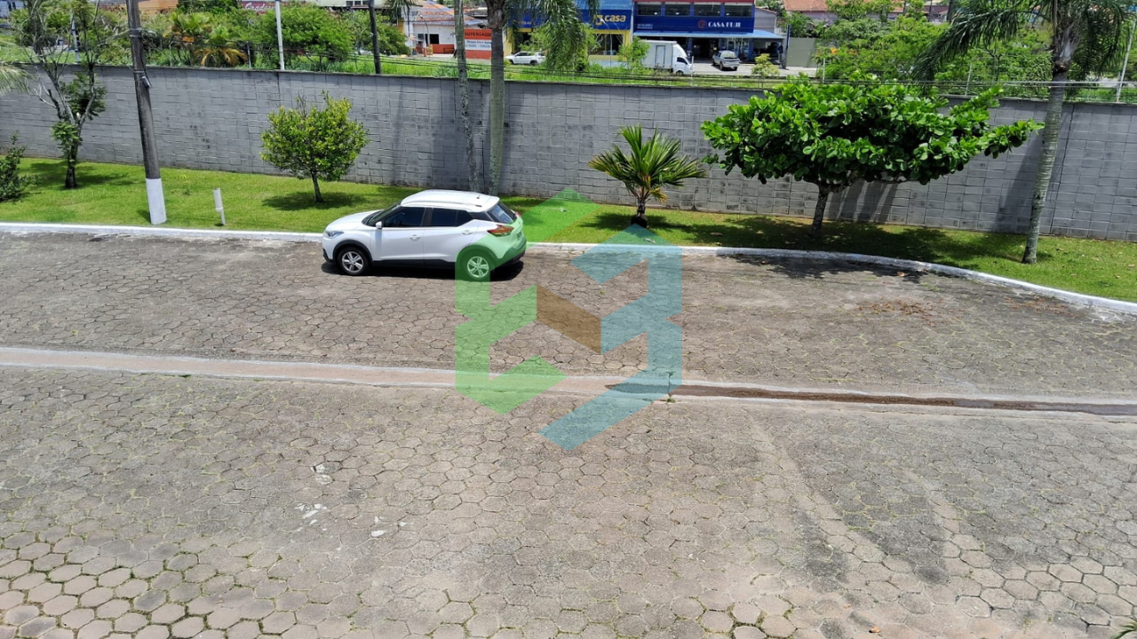 Sobrado 4 dorm (2 suítes) em condomínio fechado próximo a praia