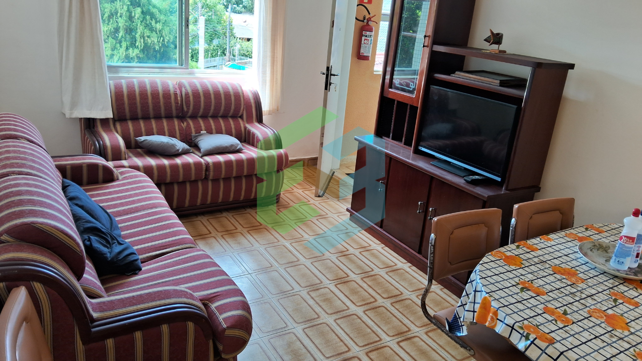 Apartamento 2 dormitórios, 1 vaga, no Centro, próximo a praia