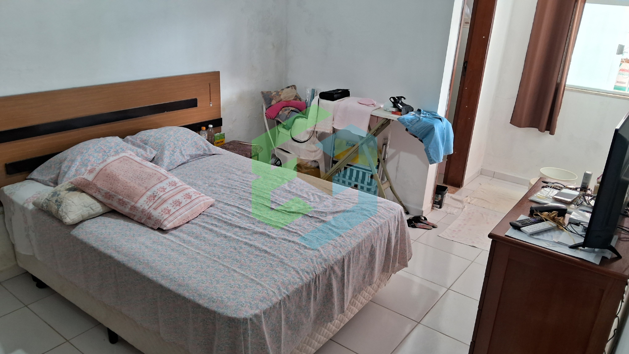 Casa térrea 2 dorm (3º reversível), quintal gigante com piscina