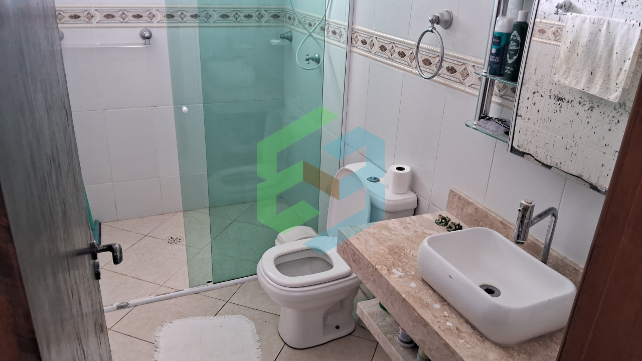 Casa térrea 2 dorm (3º reversível), quintal gigante com piscina