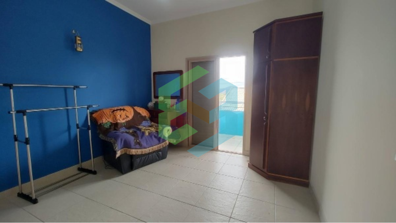 Sobrado 4 dorm (2 suítes), piscina, área gourmet, 6 vagas