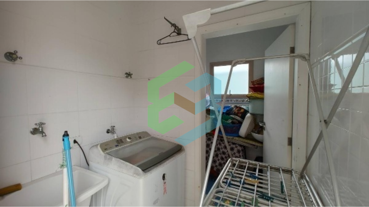 Sobrado 4 dorm (2 suítes), piscina, área gourmet, 6 vagas