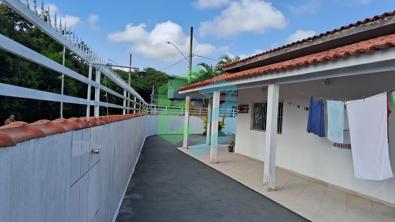 Casa térrea 2 dorm (3º reversível), quintal gigante com piscina