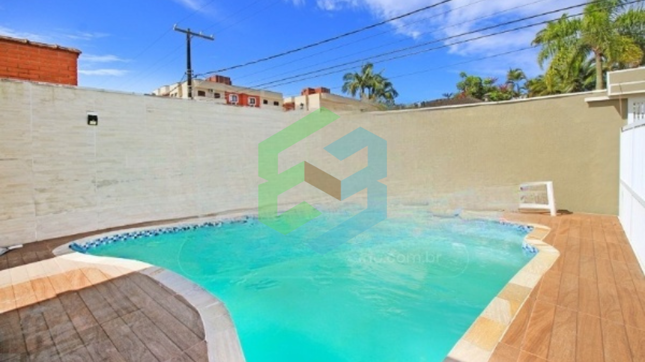 Casa no Oásis, 3 dorm (1 suíte), 2 vagas, piscina, próximo a praia