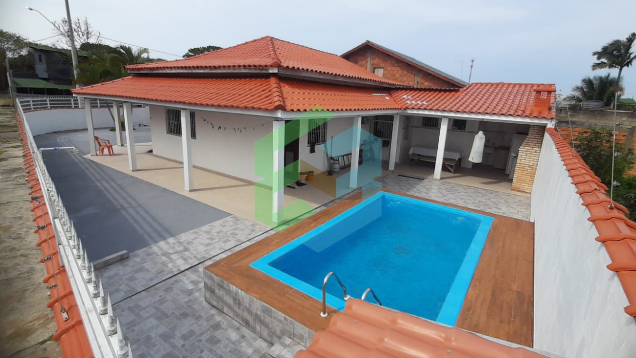 Casa térrea 2 dorm (3º reversível), quintal gigante com piscina